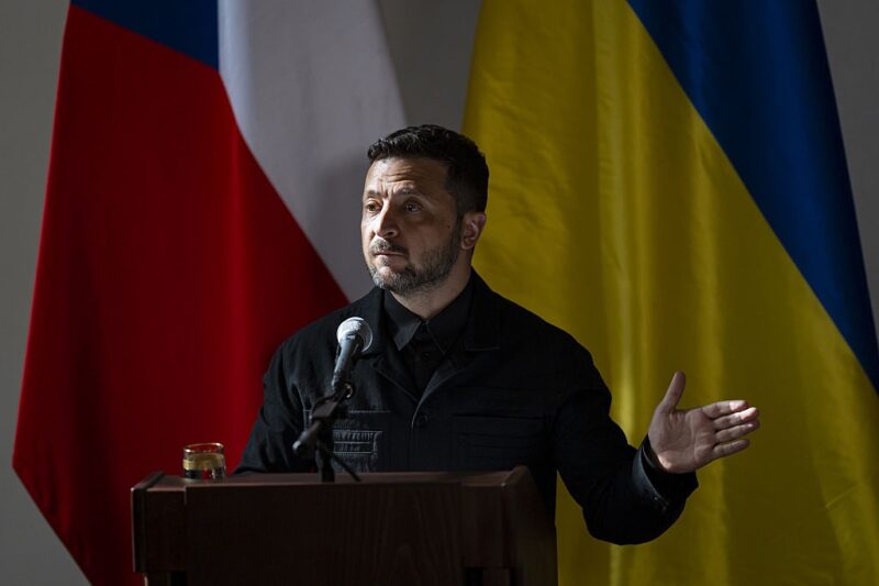 Зеленський відреагував на можливу “загрозу” чеській ініціативі