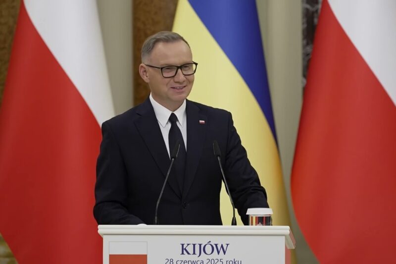 Спілкування Володимира Зеленського та Анджея Дуди з представниками медіа за результатами зустрічі