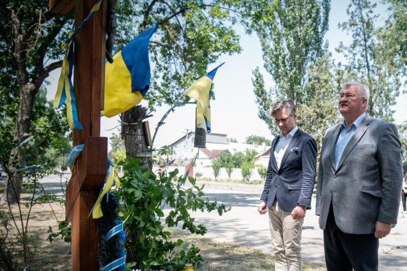 Голова МЗС Литви першим з іноземних урядовців відвідав Херсон