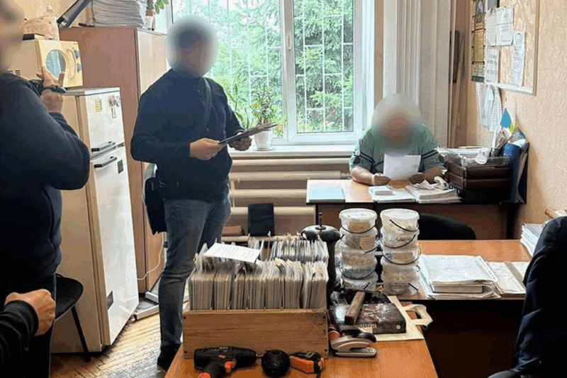 Керівництво ритуальної служби вкрало 21 млн, оформивши “мертві душі”