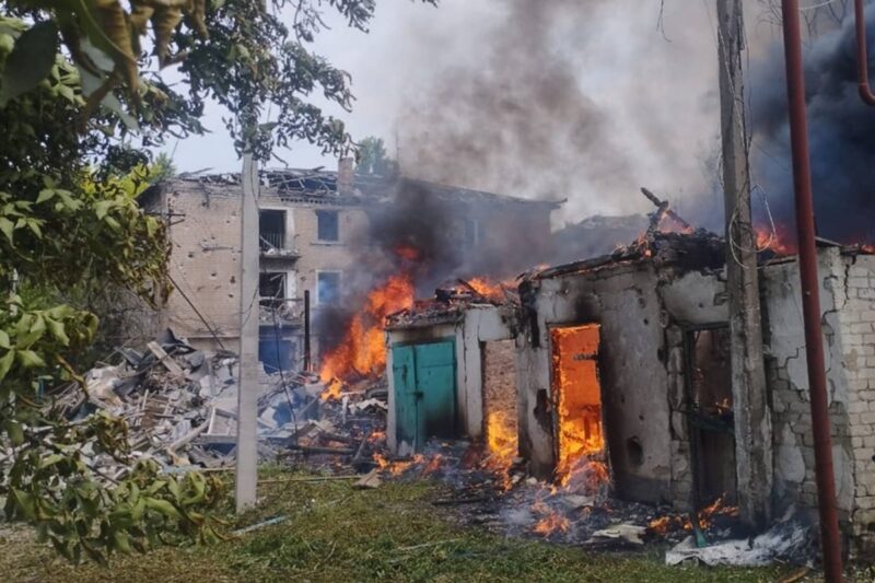 На Донеччині четверо поранених через російський авіаудар