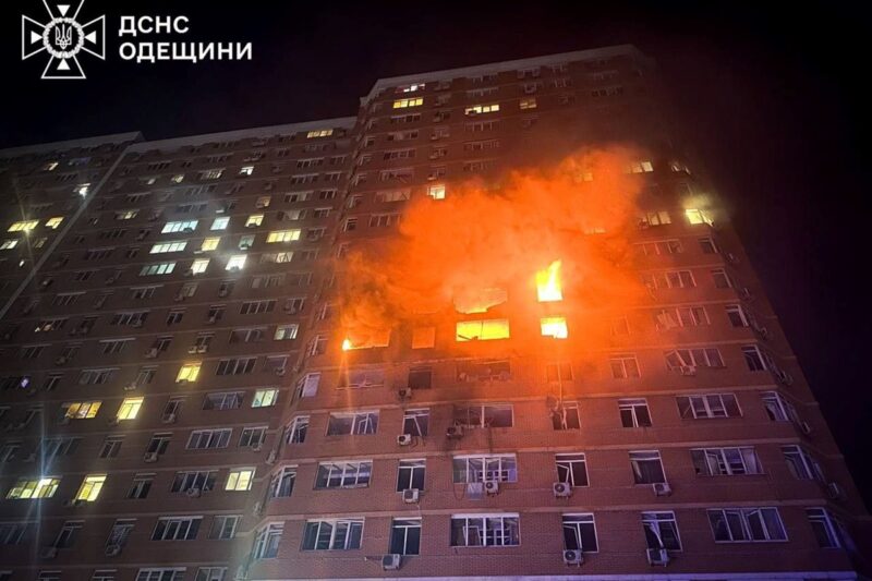 Палали три поверхи: з’явилися фото удару по Одесі