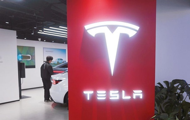 Продажі Tesla у Франції обвалились на 67%