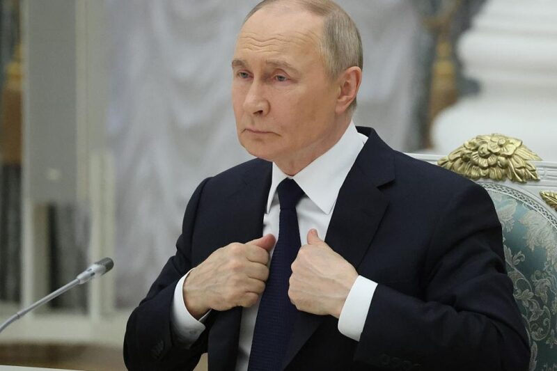 Путін понад добу уникає згадок про удари по авіабазах РФ – ЗМІ