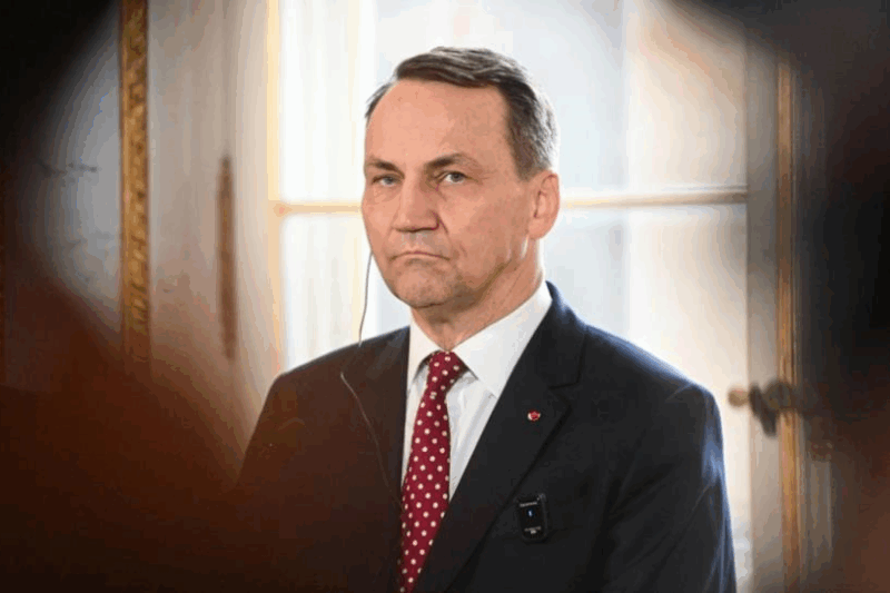 Сікорський пригадав Маску образу
