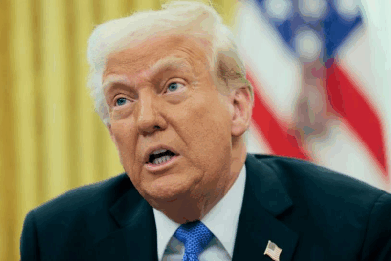 Трамп запропонував садити у в’язницю за спалення прапора США