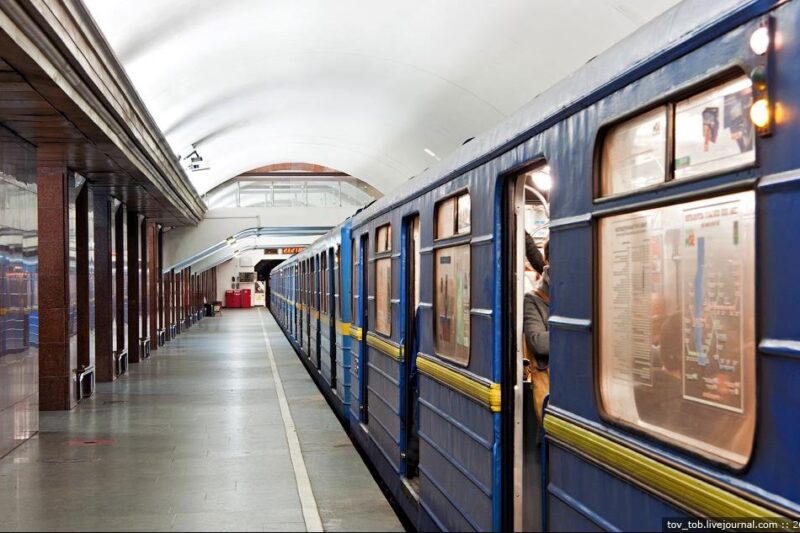 У Києві тимчасово зачинили центральну станцію метро