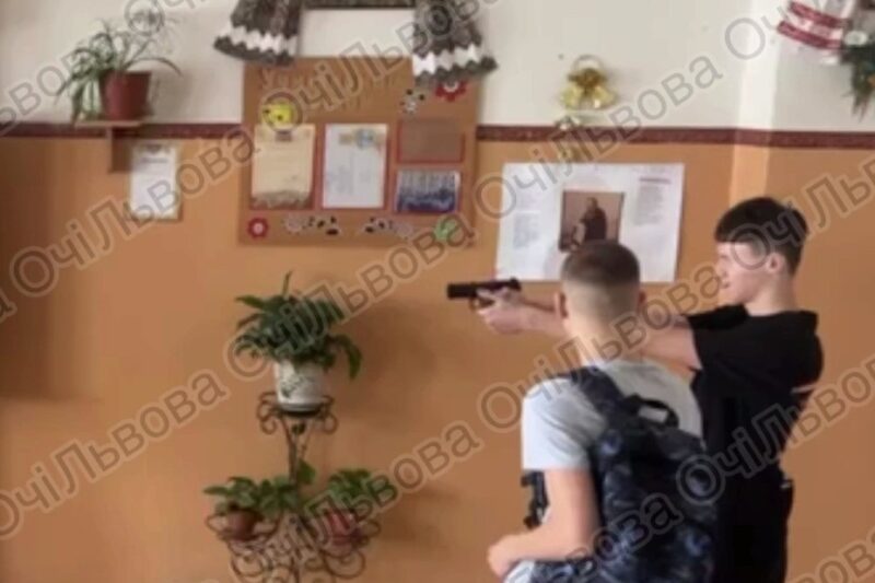 У Львові учень стріляв у школі з пневматики