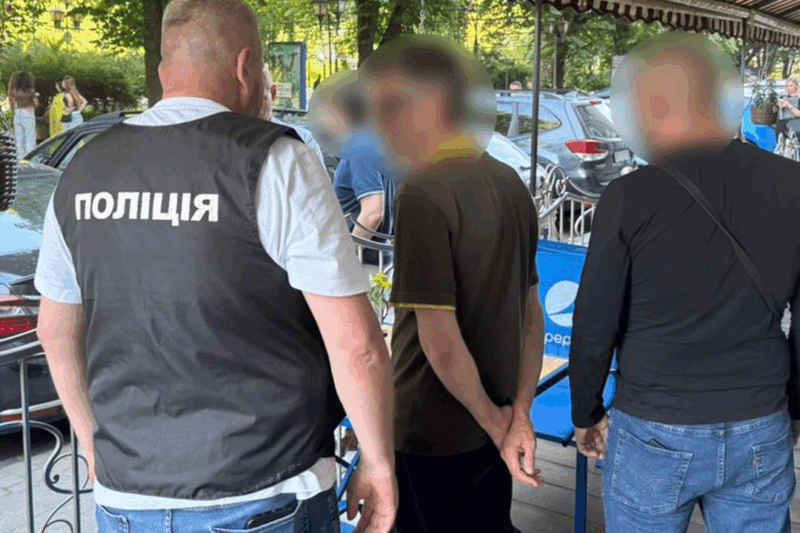 У шести регіонах викрили схеми для ухилянтів: ціна послуги сягала $25 тис.