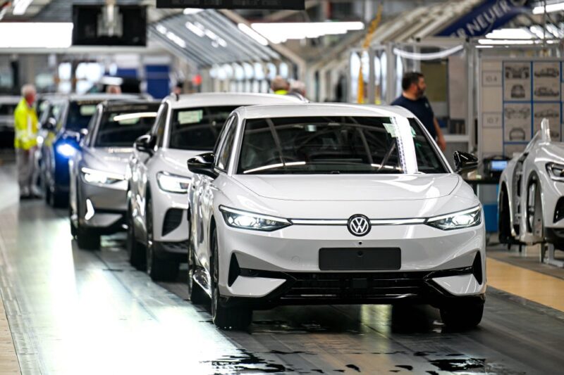 У Volkswagen 20 тисяч працівників погодилися на звільнення