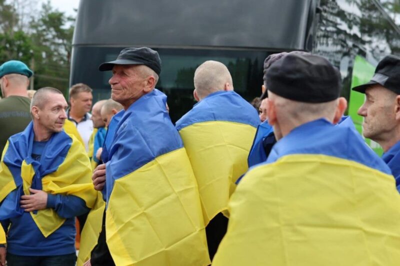 Україна повернула з полону п’яту групу військових