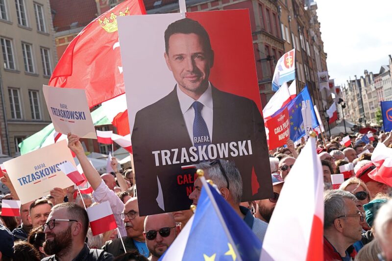 Вибори у Польщі: Тшасковський випереджає Навроцького