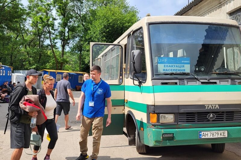 З прифронтових громад Дніпропетровщини евакуювали понад 50 людей