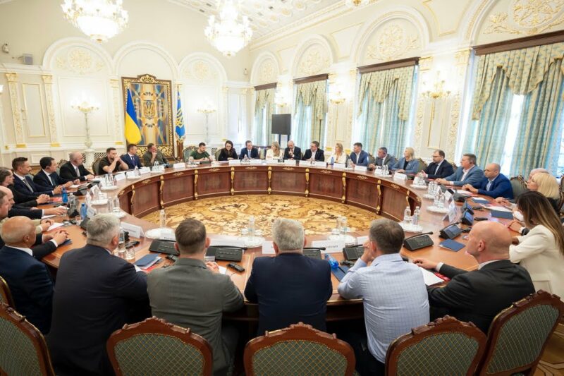 Володимир Зеленський зустрівся з представниками компаній – членів Американської торговельної палати