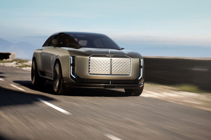 Bentley показала концепт свого першого електромобіля