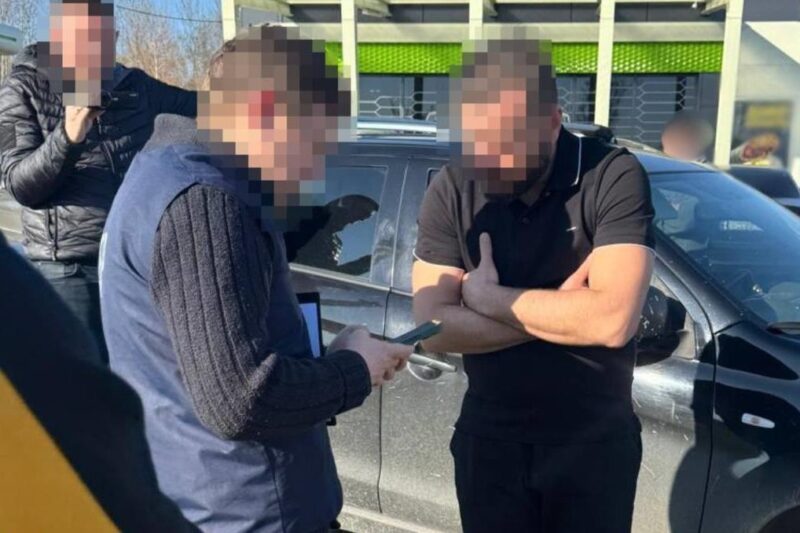 “Допомагав” ухилянтам і погрожував судді: на Львівщині затримано адвоката