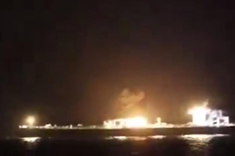 Хусити потопили балкер у Червоному морі