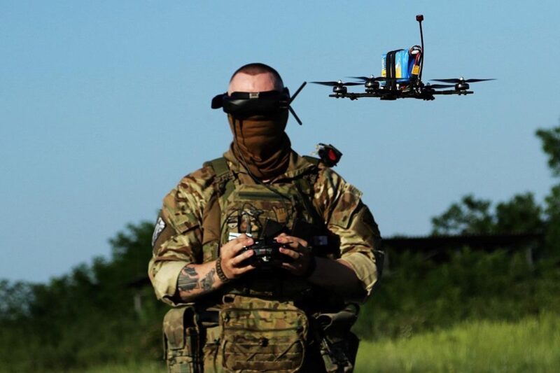 Контракт 18-24 запустять для операторів дронів