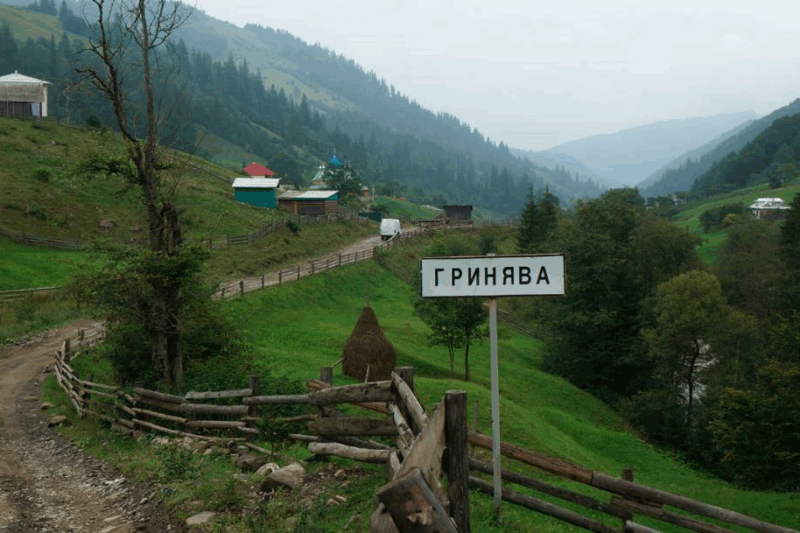 Негода на Прикарпатті: 1000 людей залишилися без транспортного сполучення