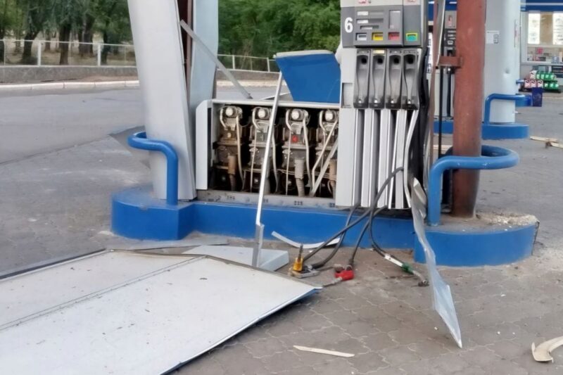 Обстріл Дніпропетровщини: пошкоджено інфраструктуру, підприємство та АЗС
