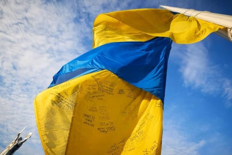 Серпневі зміни: продовження воєнного стану, тарифи, підвищення пенсій