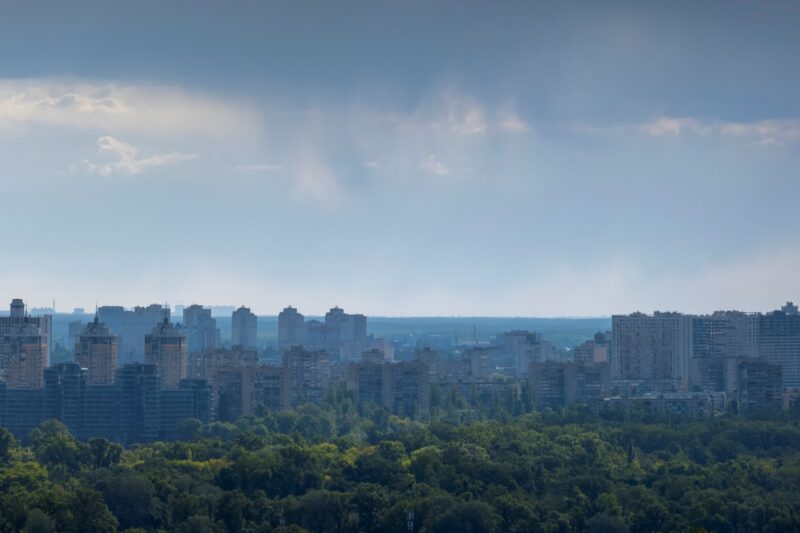 У Києві червень видався холоднішим за норму на 0,4°С