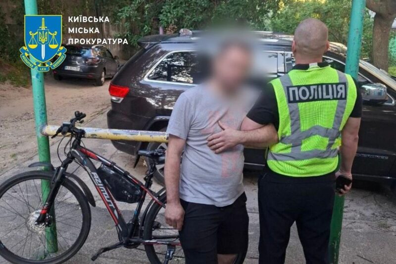 У Києві обстріляли автомобіль волонтерки