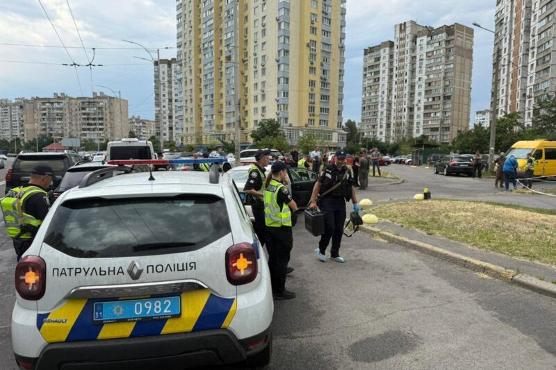 У Києві застрелили чоловіка у салоні автомобіля