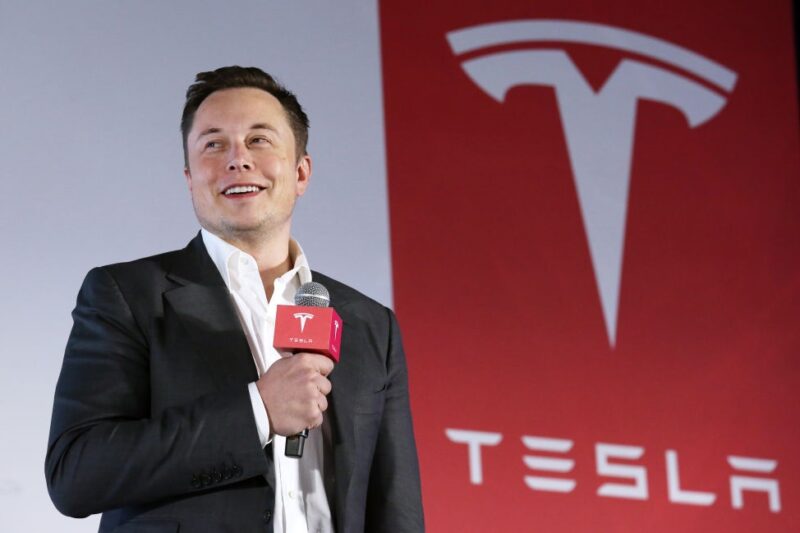 У Tesla проблеми після оголошення Маска про створення партії