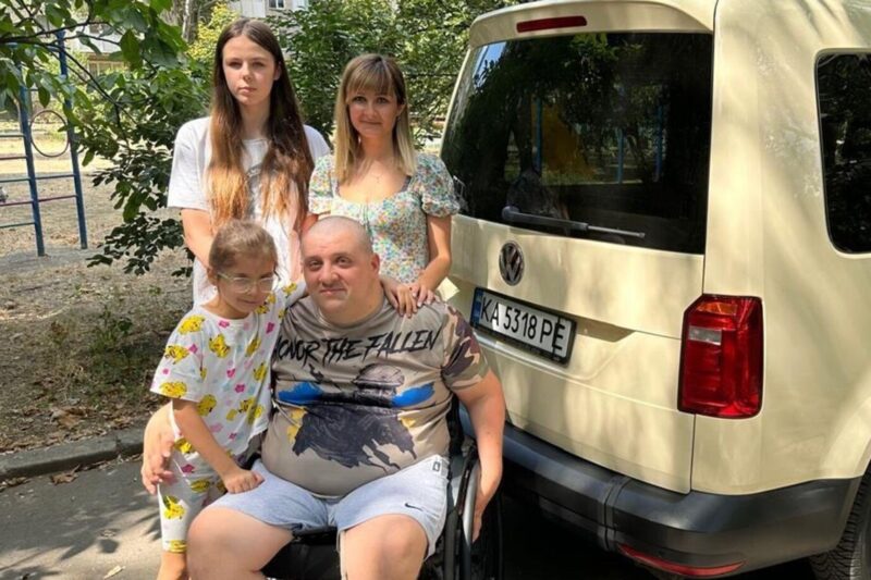 Благодійники надали ветерану 66-ї ОМБр інклюзивне авто