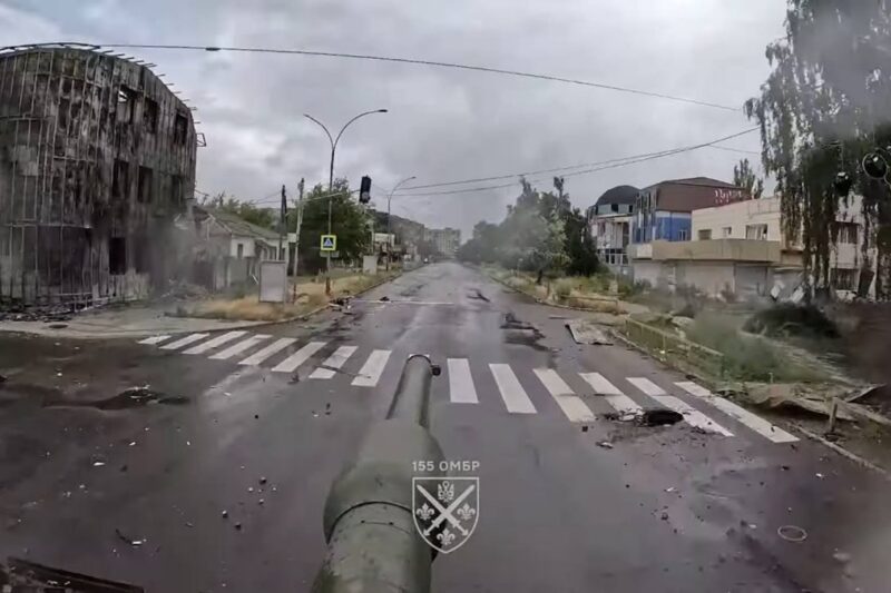 Два міста майже оточені. Ситуація на Донбасі