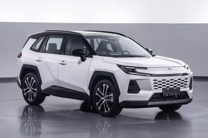 Китайська версія Toyota RAV4 зберегла бензиновий двигун
