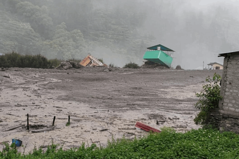 Потужна повінь змила село в Індії
