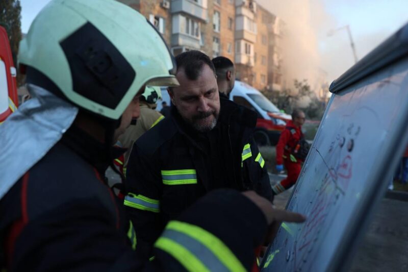 Ракетний удар по Києву: змінено рух транспорту та перекриті вулиці