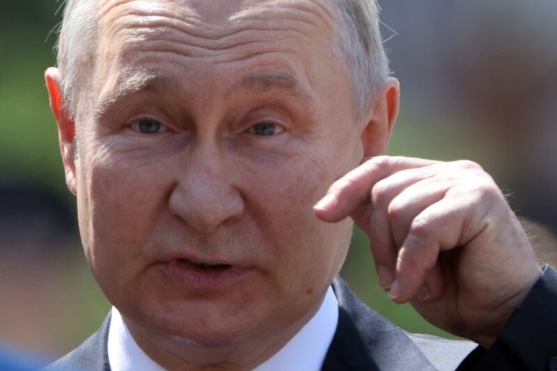 Рейтинг Путіна впав до мінімуму за два роки