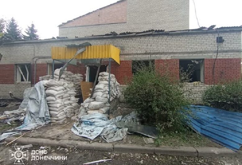 РФ вдарила по пожежній частині у Добропіллі