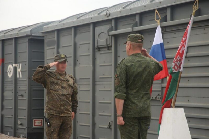 Росія почала перекидати війська до Білорусі