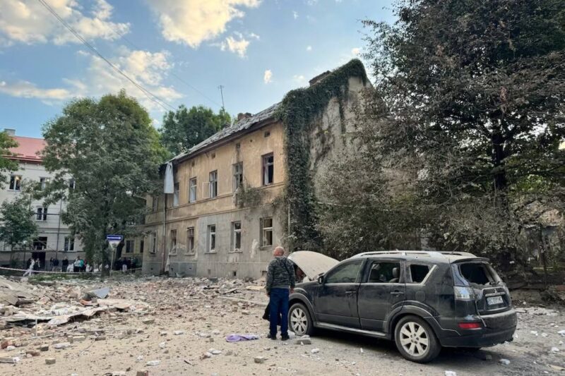 Росіяни вдарили по Львову, є пошкодження та постраждалі