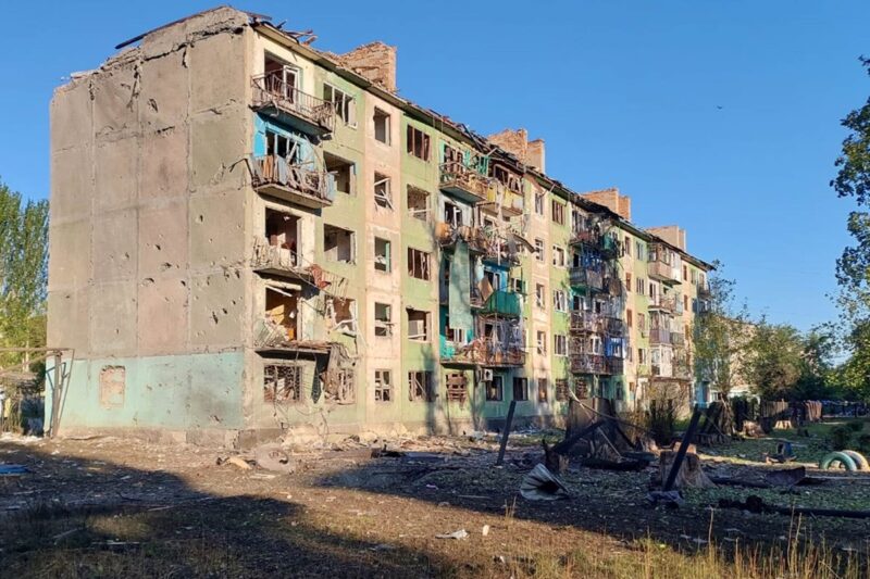 Росіяни завдали авіаудару по Білозерському: двоє загиблих, семеро поранених