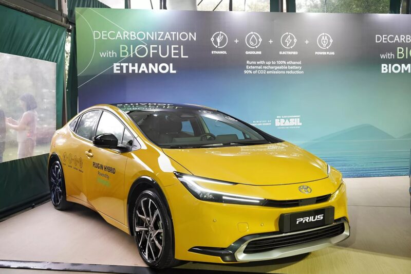 Toyota представила Prius, який працює на етанолі