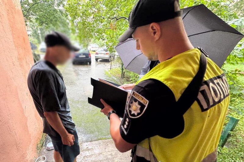 У Києві чоловік кинув гранату, його затримали
