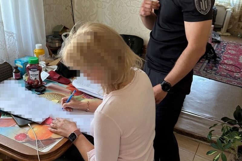 Військова з Полтавщини замість служби відвідувала закордонні курорти – ДБР