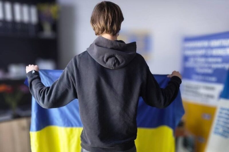 З окупації повернули дві групи українців