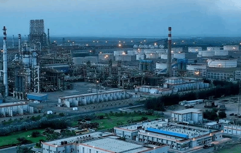 Експорт нафтопродуктів з індійського НПЗ Роснафти впав удвічі