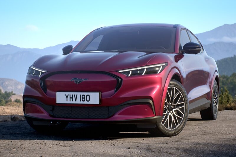 Електричний Mustang обігнав бензиновий у продажах