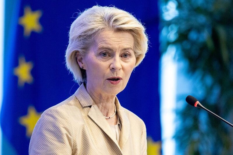 Фон дер Ляєн представила 19 пакет санкцій проти РФ