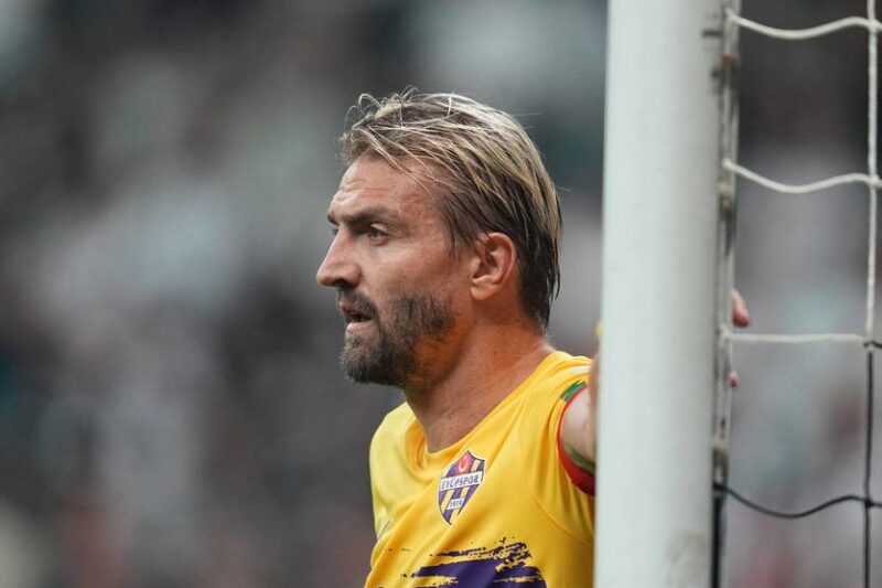 Гравець трьох великих клубів Туреччини та Інтера дав ляпаса і був вилучений