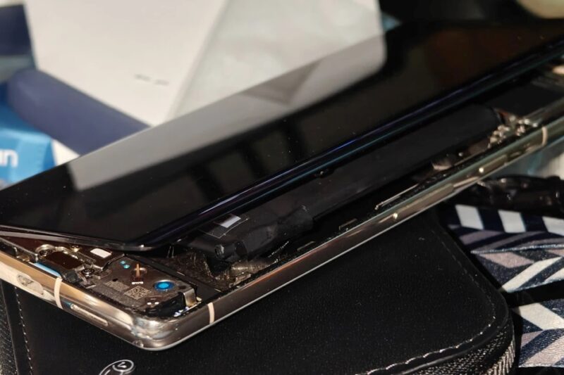 Користувачі Pixel 7 і Pixel 7 Pro скаржаться на розбухання батарей