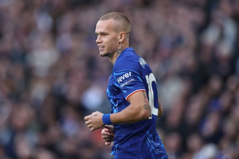 Михайло Мудрик вирішив порадувати вболівальників бігом на короткі дистанції