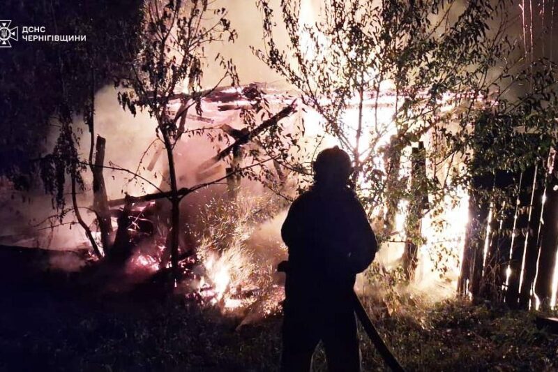 На Чернігівщині внаслідок атак РФ загинула жінка, поранено медиків